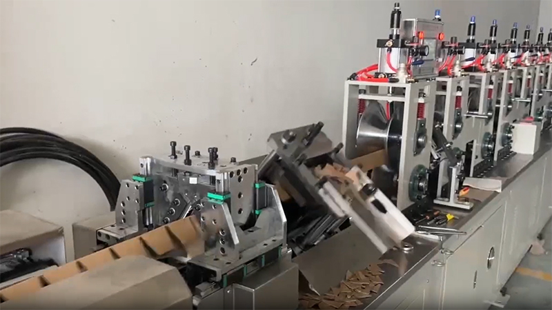 Machine de cornière de protection en papier CNC à grande vitesse